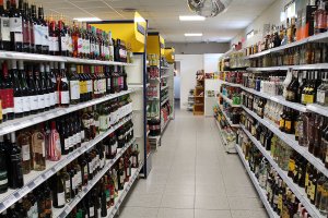 Sección de vinos y licores